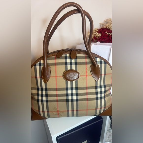 Burberry Alma - Picture 2 of 12